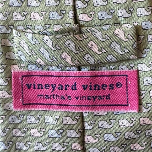 Vineyard Vines Men’s 100% Silk Neck Tie Green Tiny Whale All Over Print - Picture 3 of 6